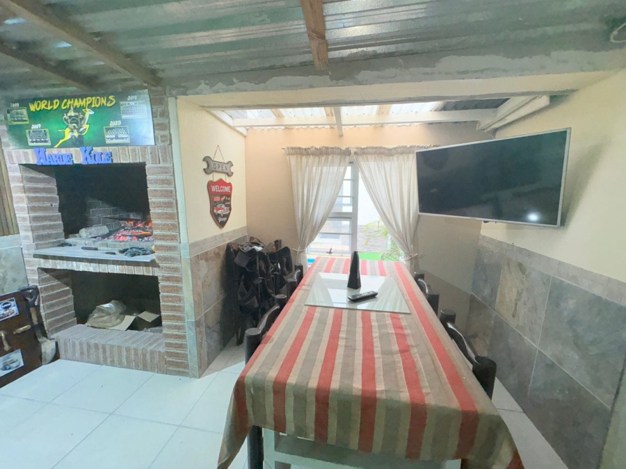 7 Bedroom Property for Sale in Sunnyridge Eastern Cape